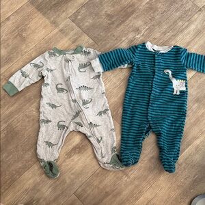 ✨5 for $15✨ Carter's Dinosaur and Striped Footies - Gray and Teal